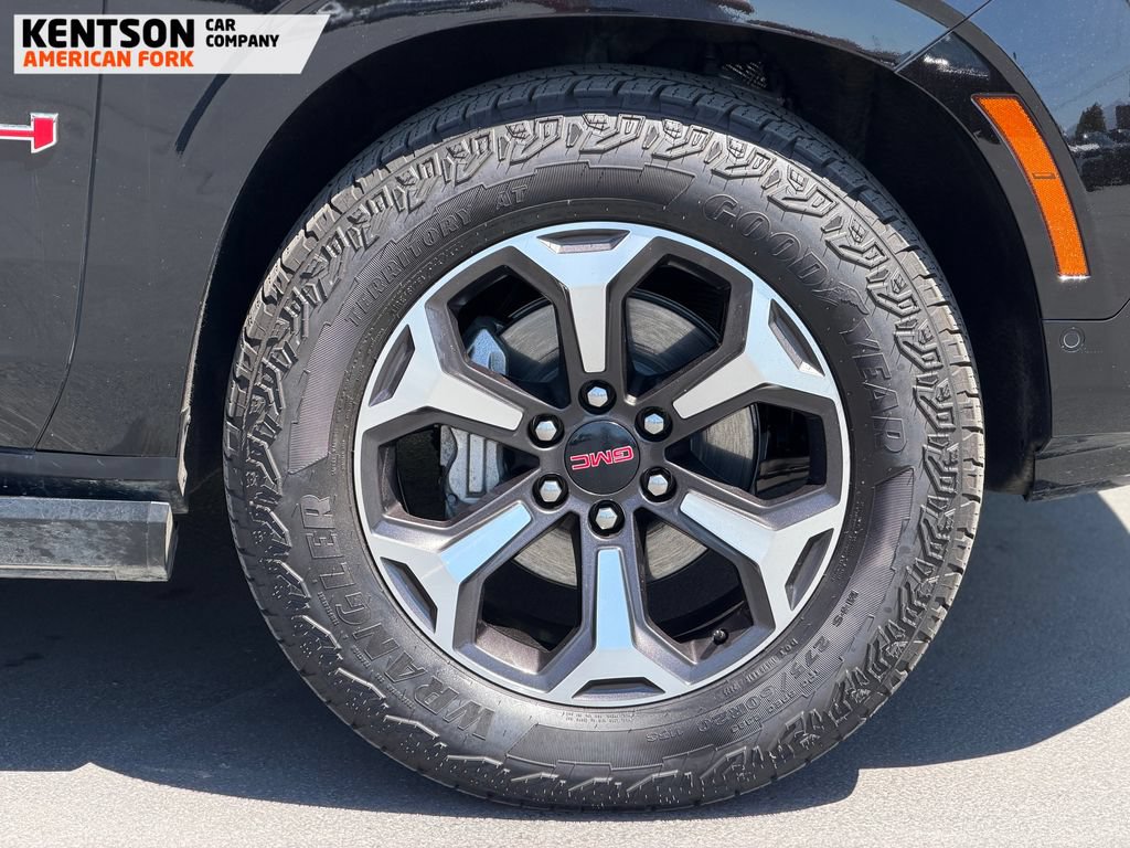 Used 2025 GMC Yukon AT4 Ultimate w/ LPO, Floor Liner Package AWD/4WD image 12
