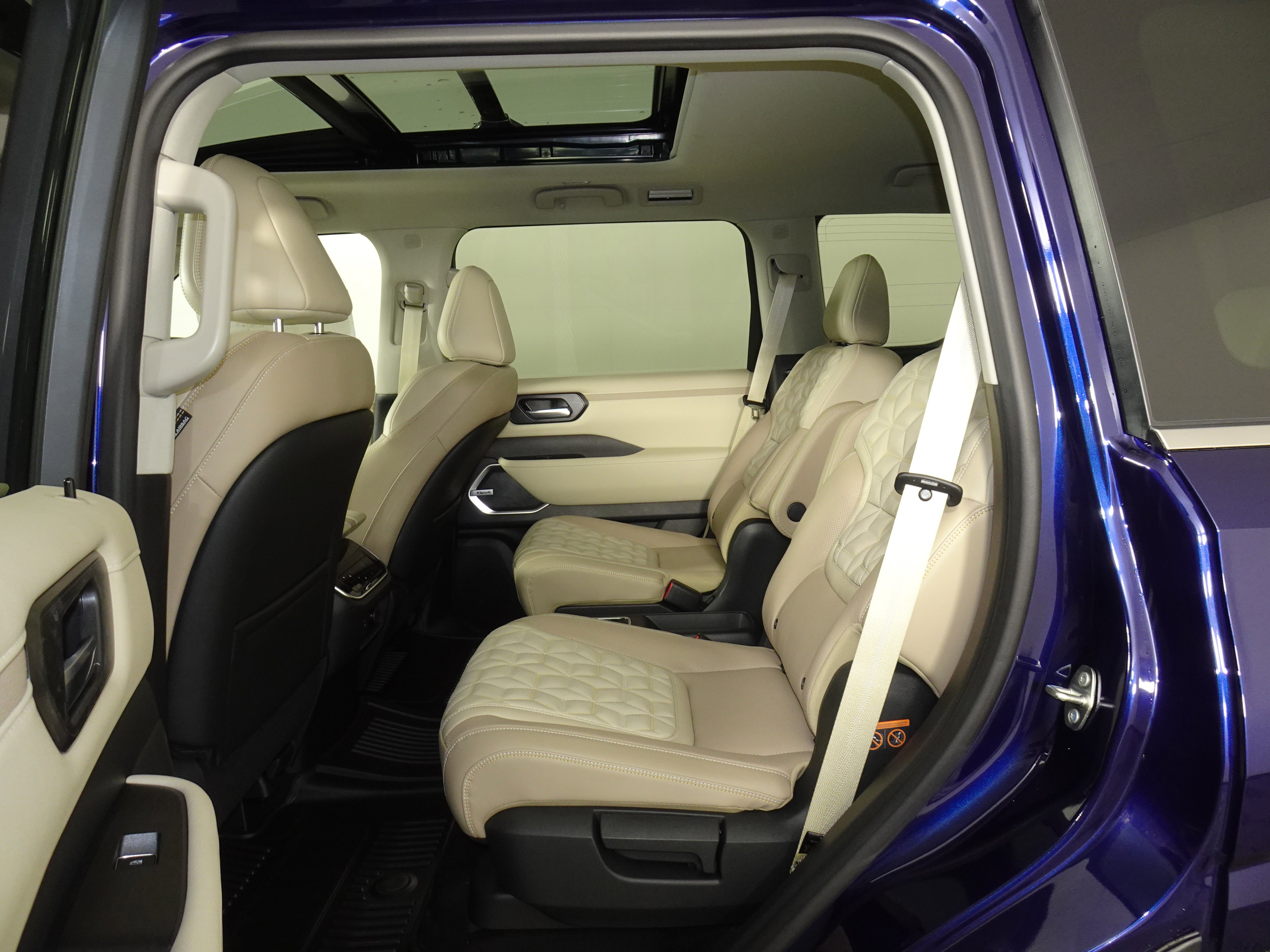 New 2025 Nissan Armada Platinum Reserve w/ Convenience Package image 7