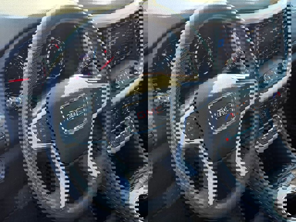 Used 2023 GMC Acadia SLE w/ Driver Convenience Package image 21