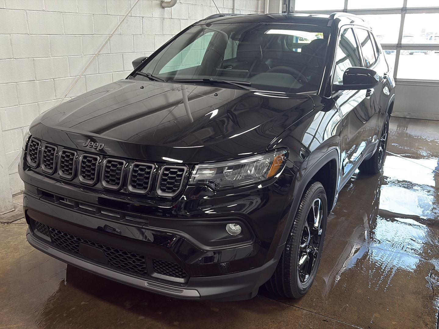 New 2026 Jeep Compass Latitude AWD/4WD image 36