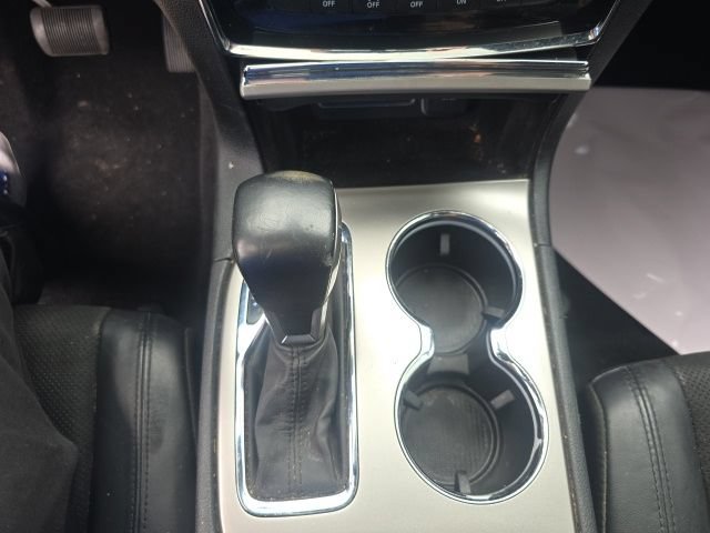 Used 2019 Jeep Grand Cherokee Altitude AWD/4WD image 30