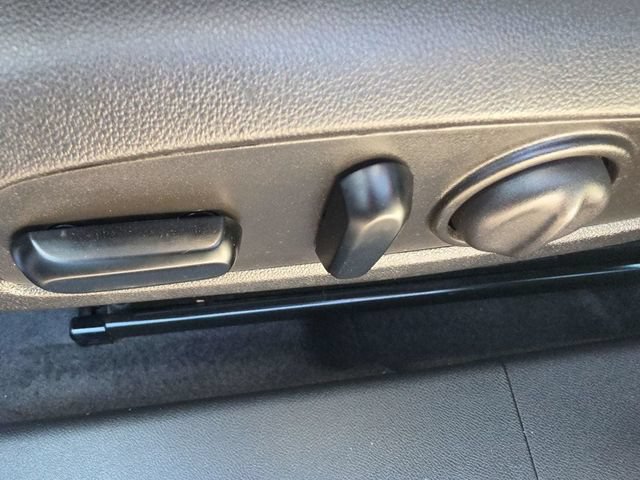 Used 2023 Chevrolet Malibu LT FWD image 18