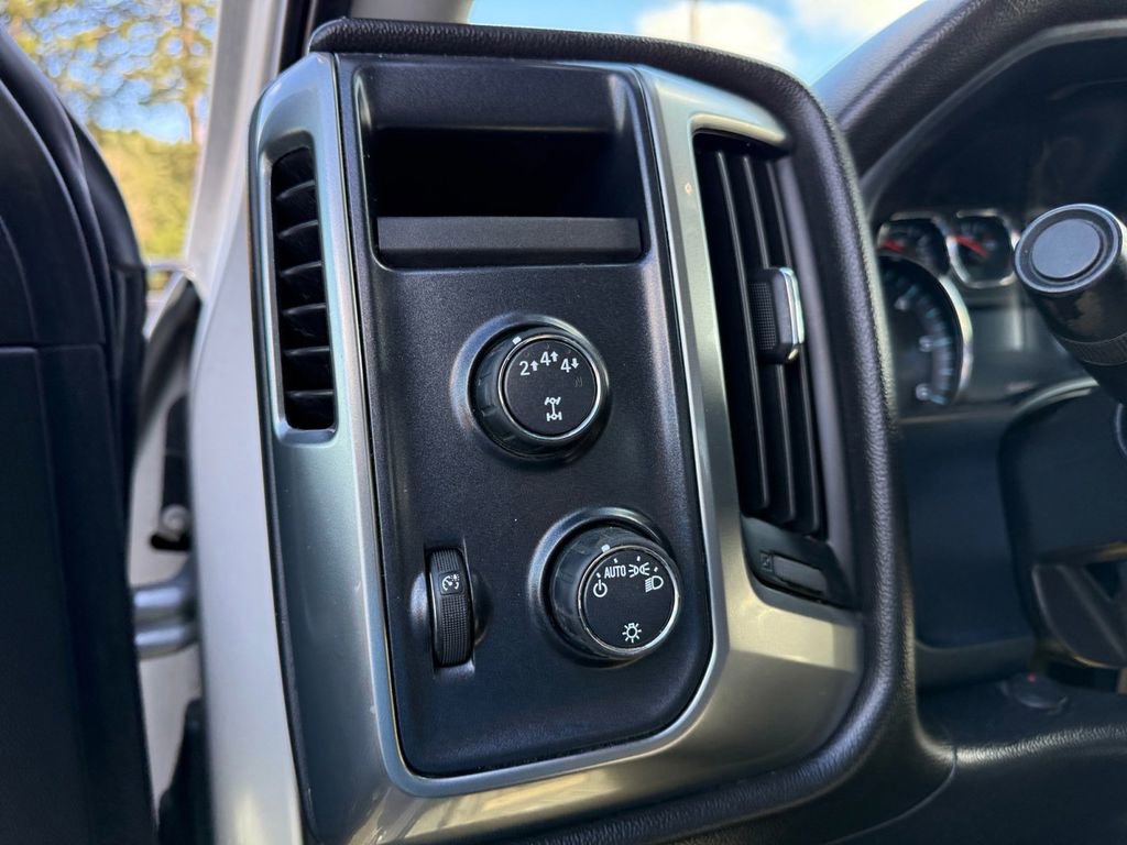 Used 2019 Chevrolet Silverado 2500 LT AWD/4WD image 23