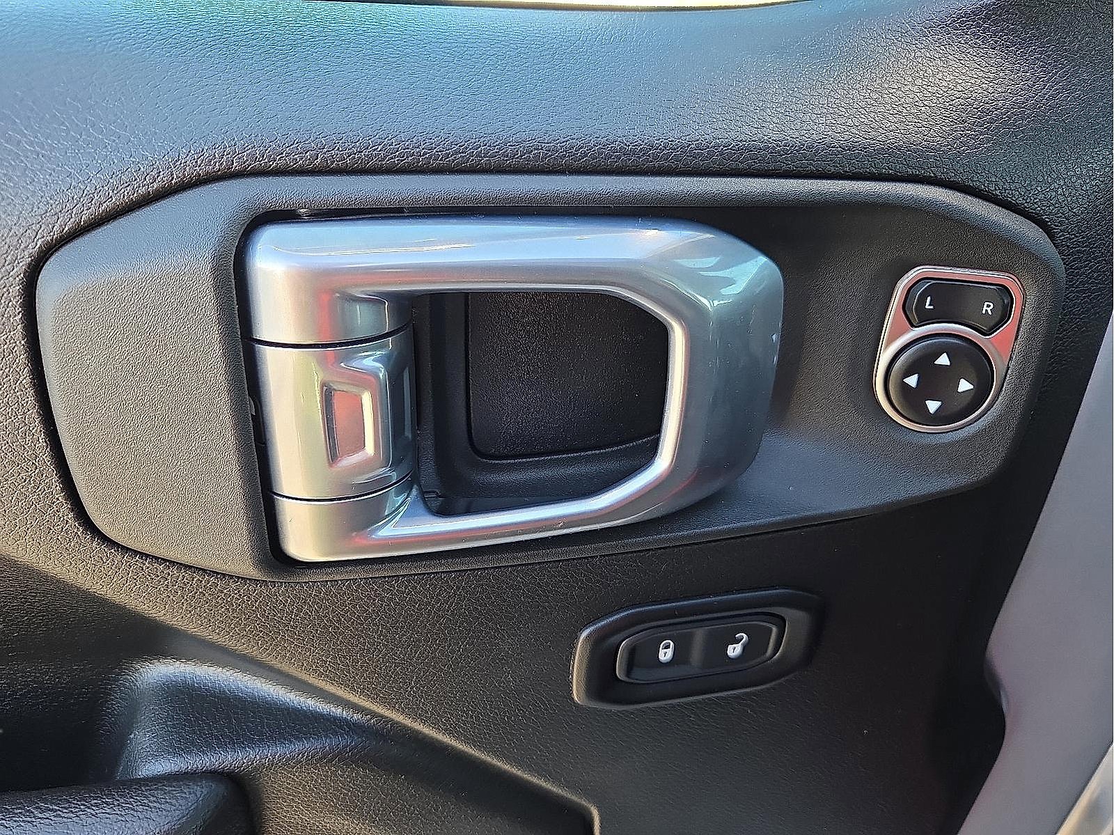 Used 2024 Jeep Wrangler Sport S image 13