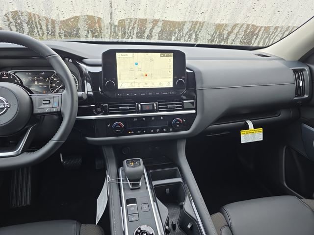 New 2025 Nissan Pathfinder SL w/ Black Appearance Package image 22