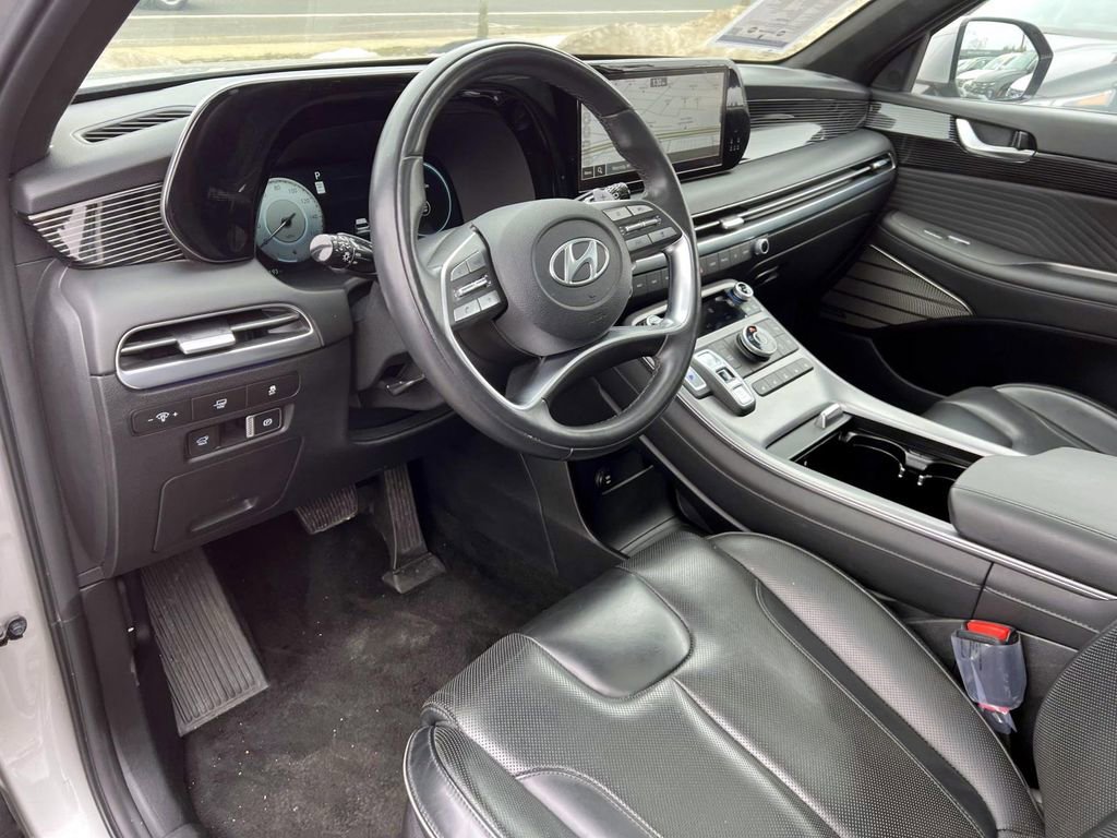 Used 2024 Hyundai Palisade Calligraphy image 12