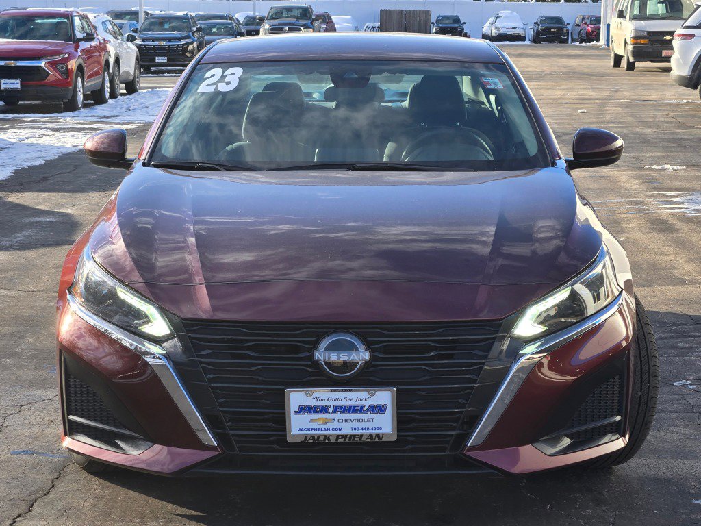 Used 2023 Nissan Altima 2.5 SV image 3