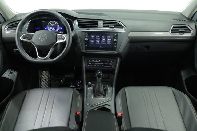 Certified 2022 Volkswagen Tiguan SE w/ Panoramic Sunroof Package image 11