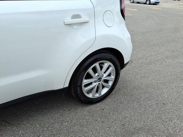 Used 2017 Kia Soul + FWD image 5