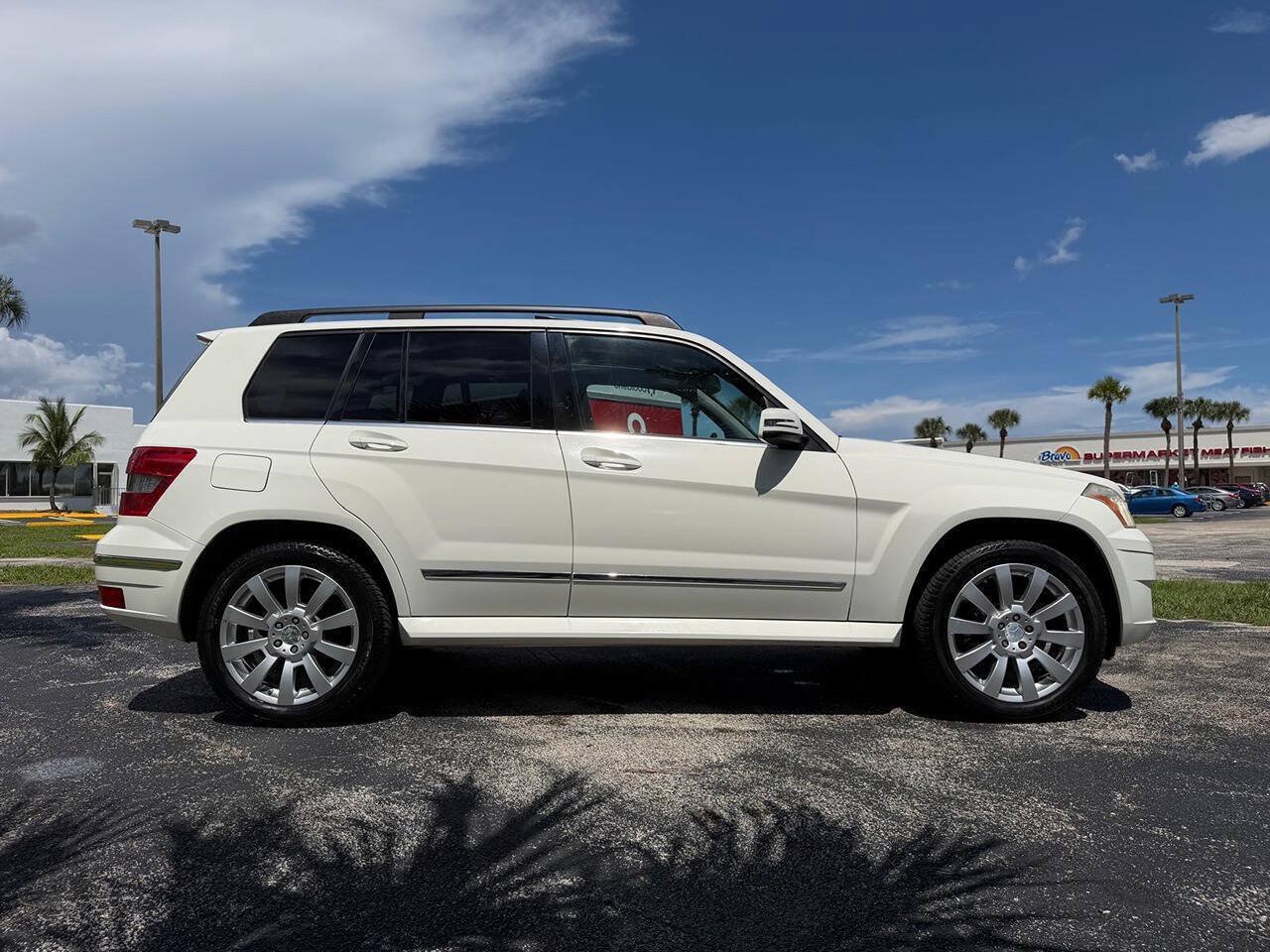 Used 2010 Mercedes-Benz GLK 350 2WD image 7