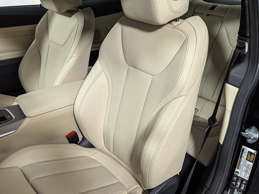 Used 2025 BMW 430i xDrive Coupe w/ Convenience Package image 21