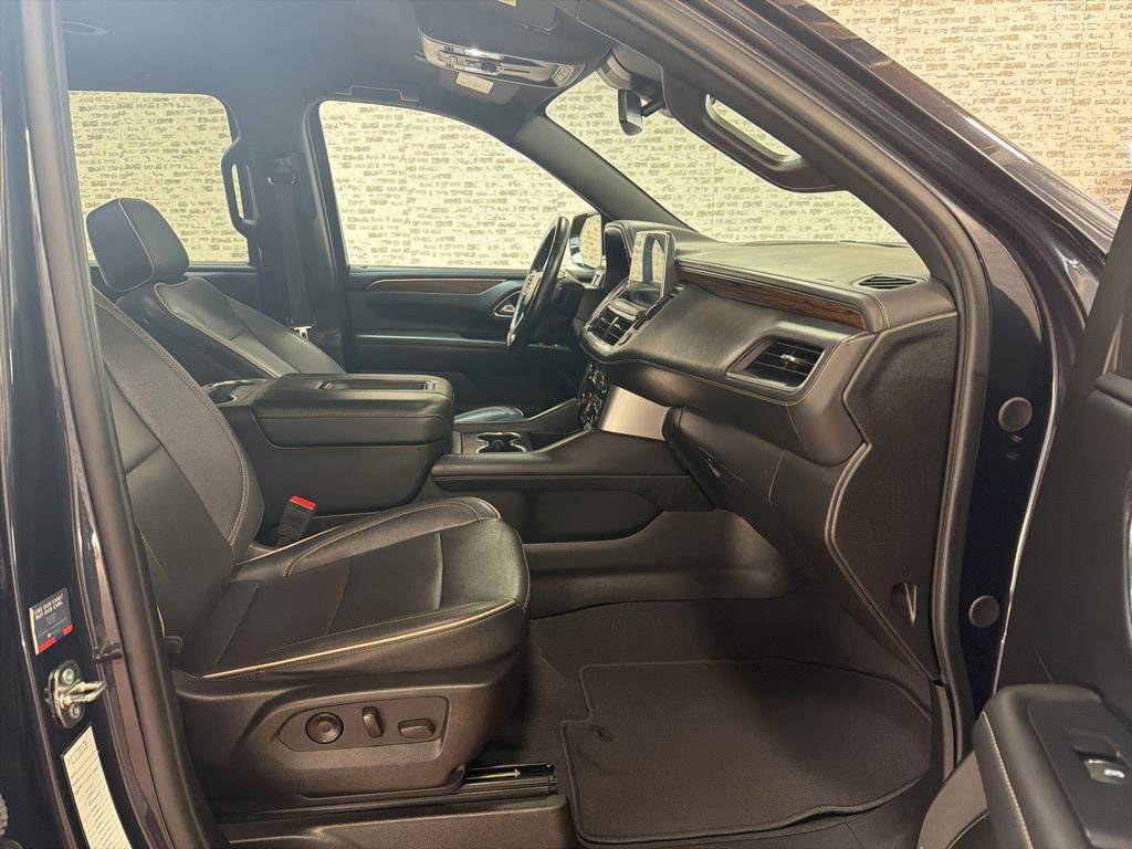 Used 2023 Chevrolet Suburban Premier image 11