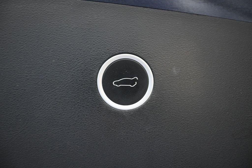 Used 2021 Tesla Model X Long Range image 38