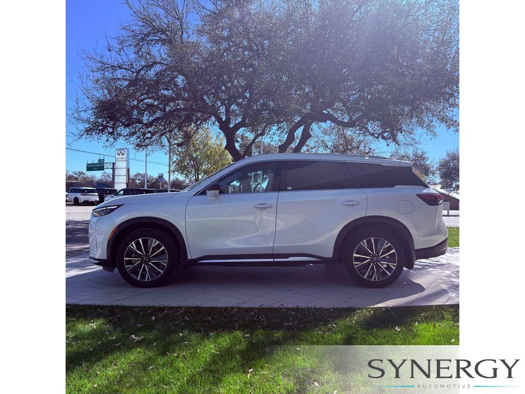 Certified 2026 INFINITI QX60 Luxe w/ Family Package AWD/4WD image 9