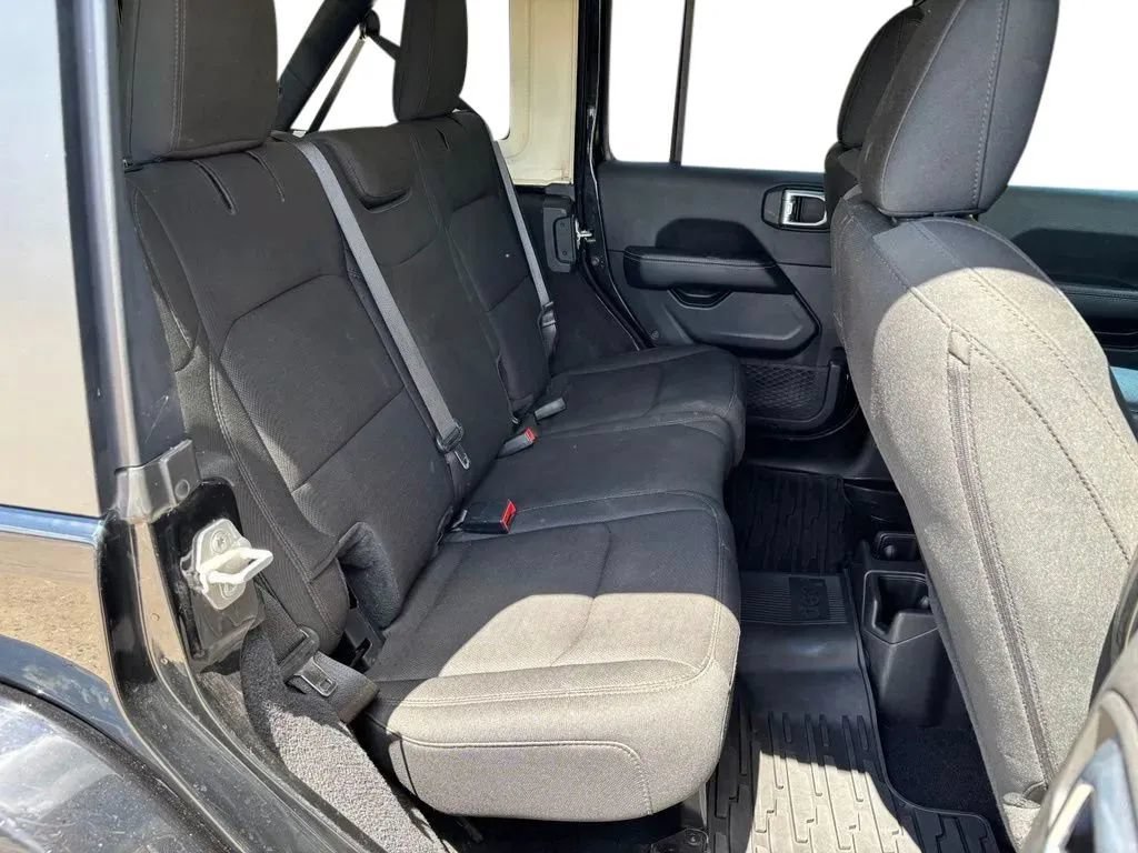 Used 2021 Jeep Wrangler Unlimited Sahara w/ Uconnect 4C Nav & Sound Group AWD/4WD image 26
