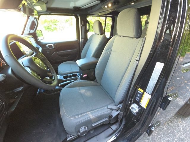 Used 2025 Jeep Gladiator Sport AWD/4WD image 15