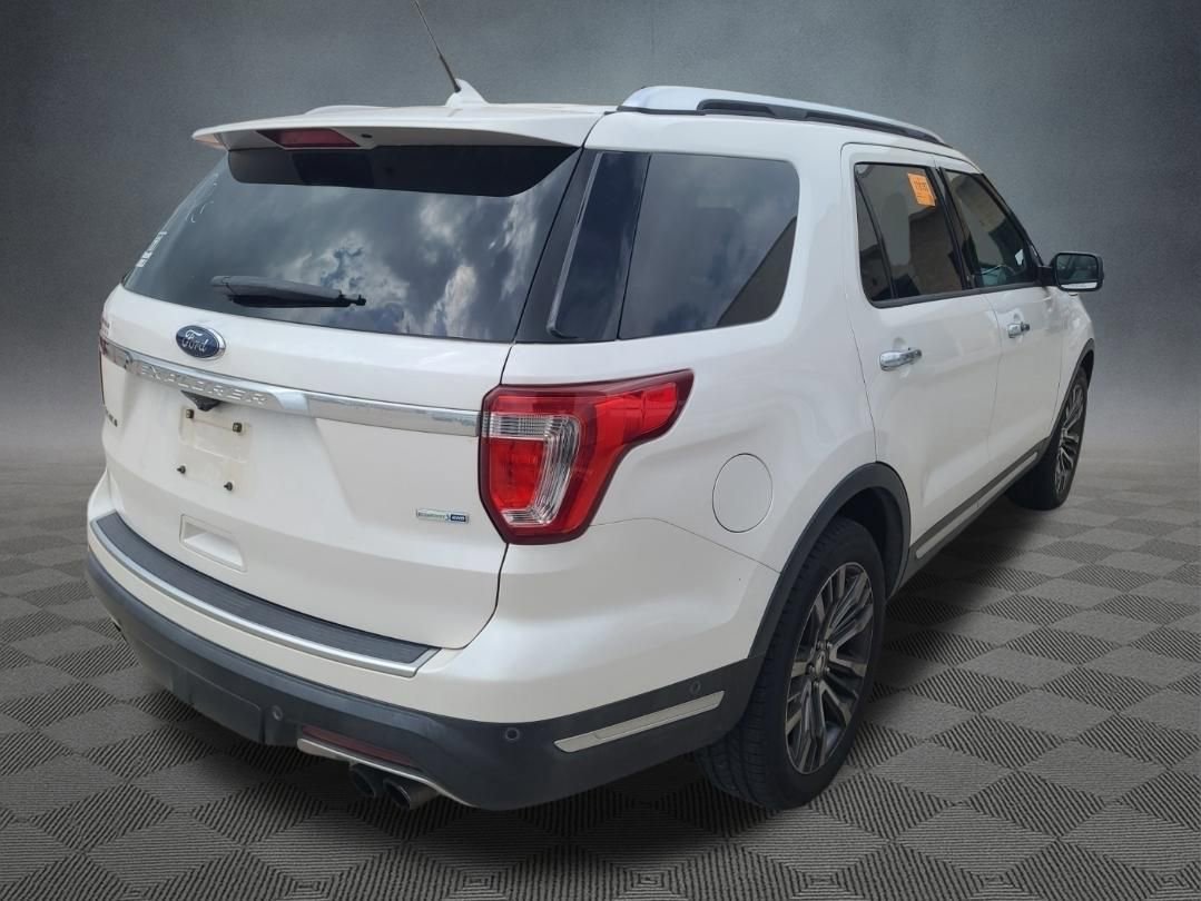 Used 2018 Ford Explorer Platinum AWD/4WD image 4