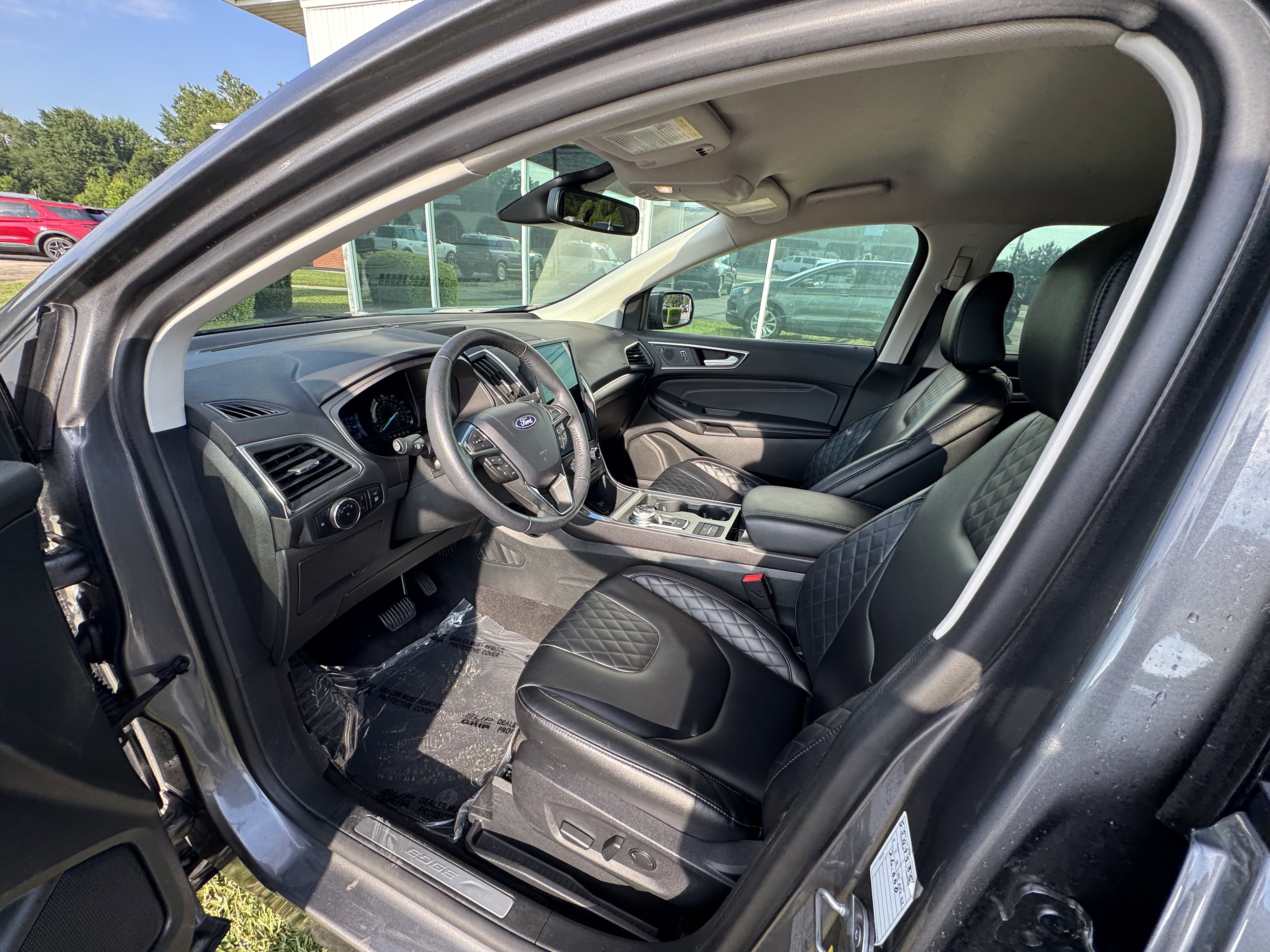 Used 2024 Ford Edge Titanium image 7