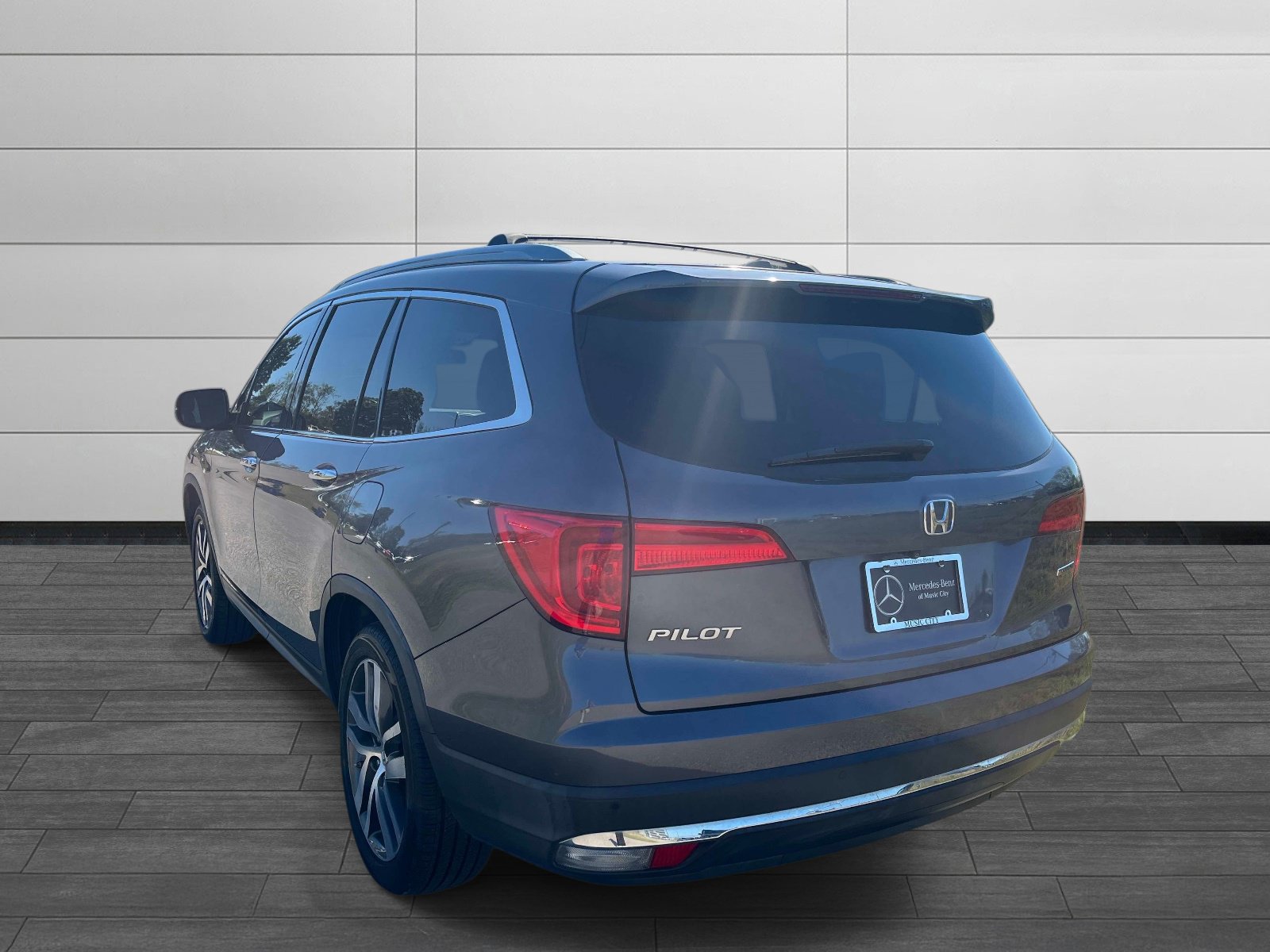 Used 2016 Honda Pilot Touring image 5