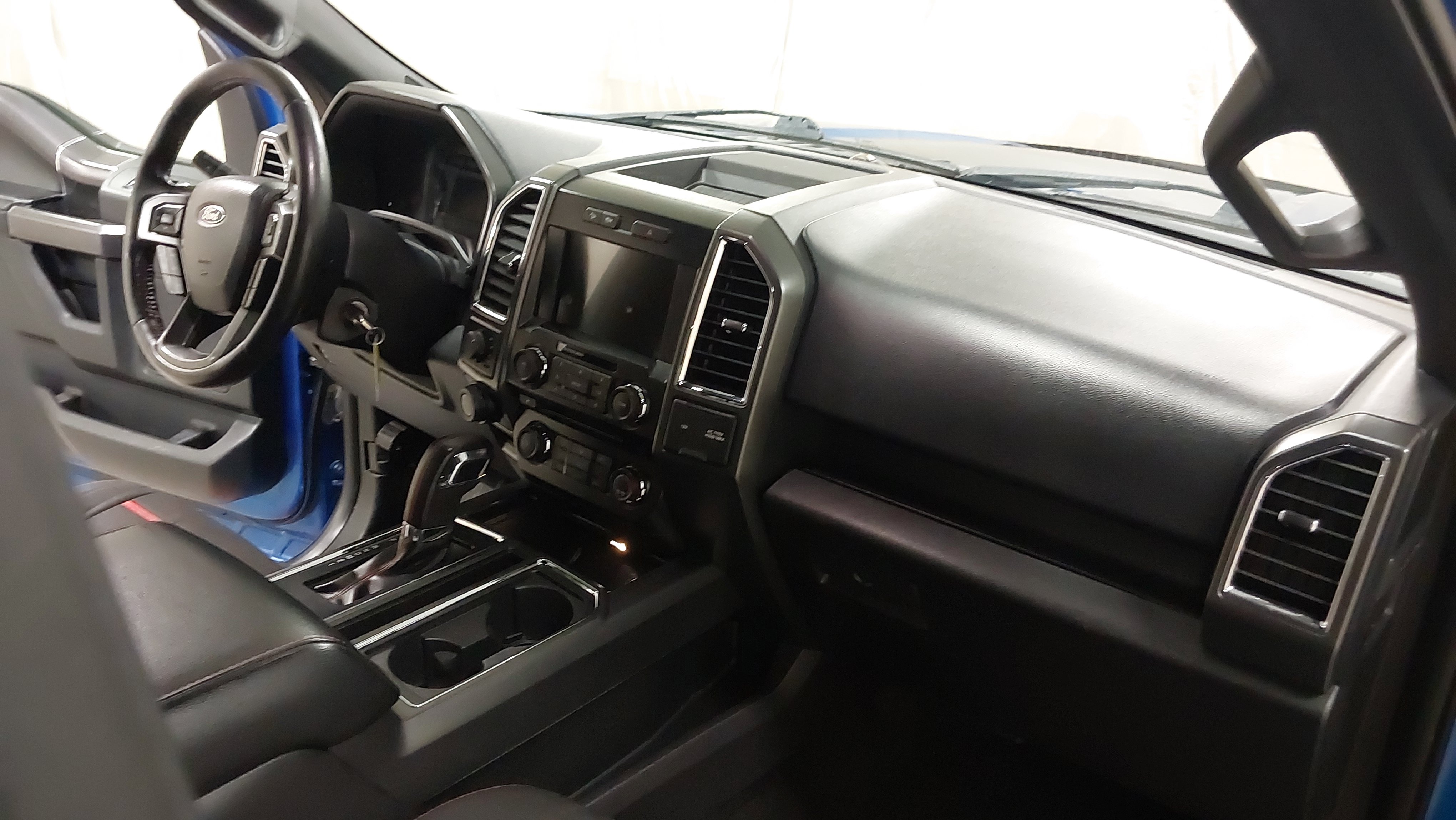 Used 2016 Ford F150 XLT w/ Equipment Group 302A Luxury AWD/4WD image 29