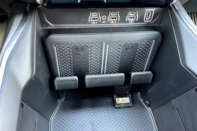 Used 2026 RAM 1500 Laramie w/ Night Edition image 32