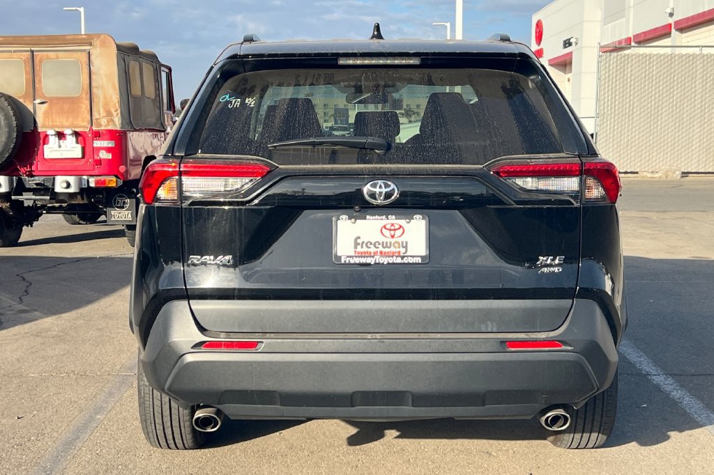 Certified 2025 Toyota RAV4 XLE AWD/4WD image 7