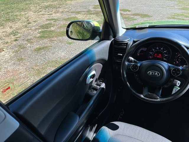 Used 2018 Kia Soul + FWD image 29