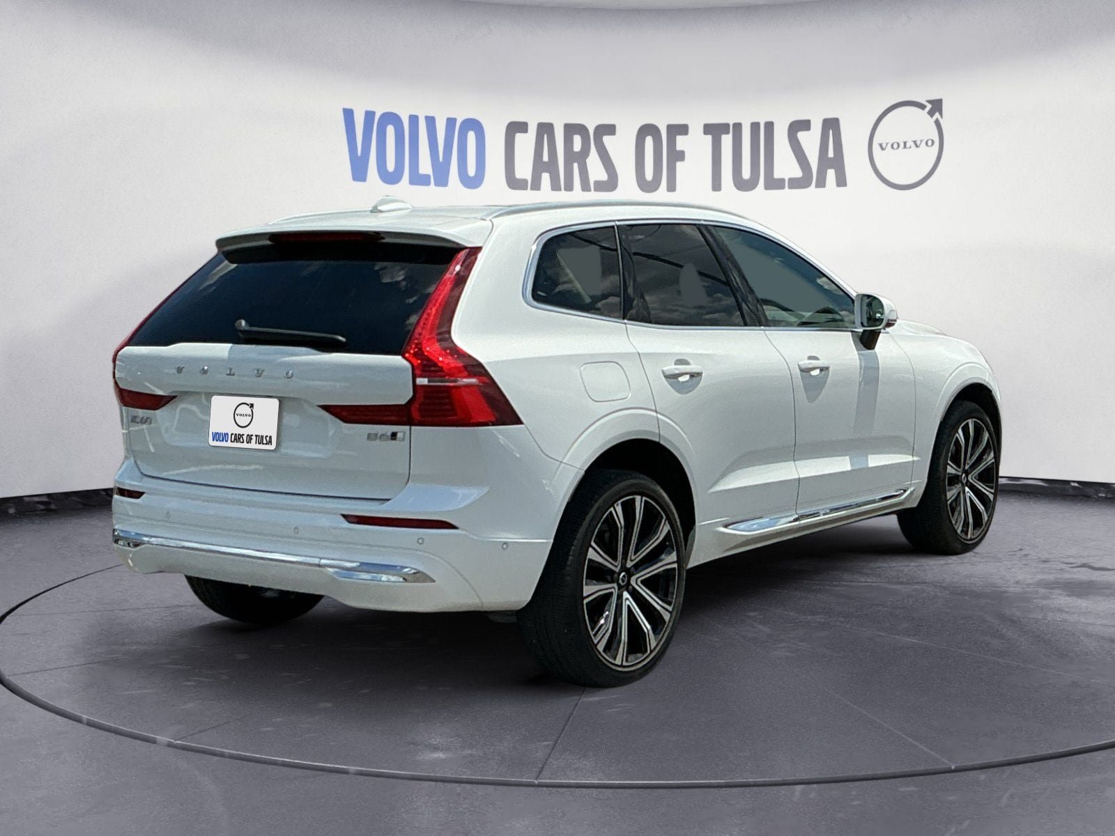 Used 2023 Volvo XC60 B6 Ultimate w/ Protection Package Premier AWD/4WD image 5