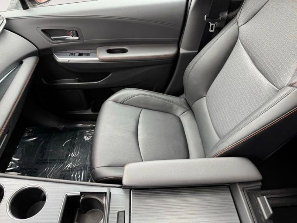 Certified 2022 Toyota Sienna XSE w/ XSE Plus Package AWD/4WD image 27