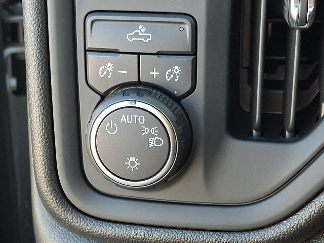 Used 2023 Chevrolet Silverado 1500 Custom AWD/4WD image 24