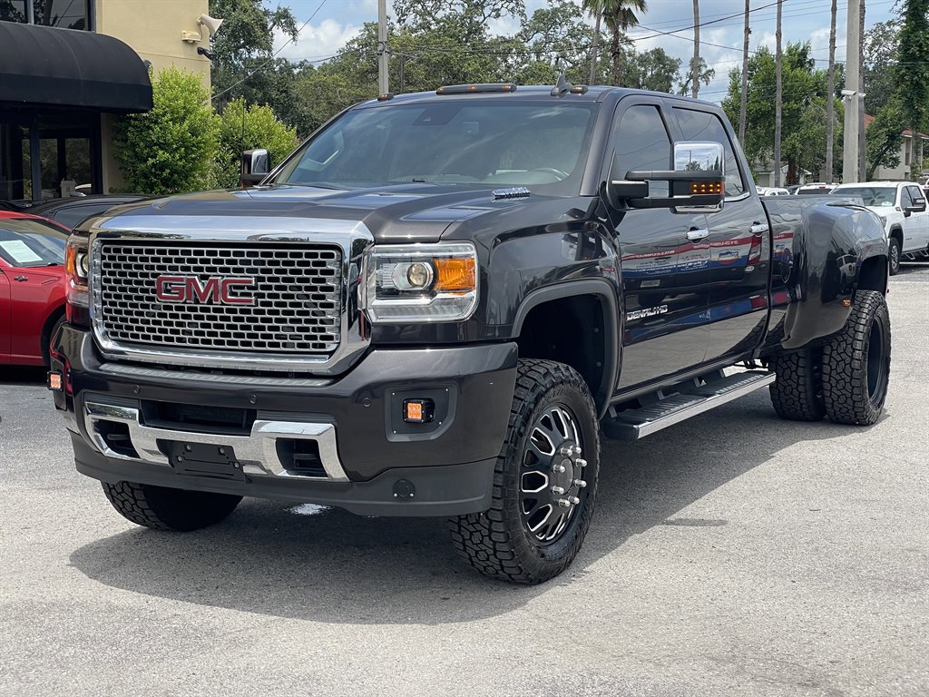 Used 2015 GMC Sierra 3500 Denali w/ Duramax Plus Package image 9