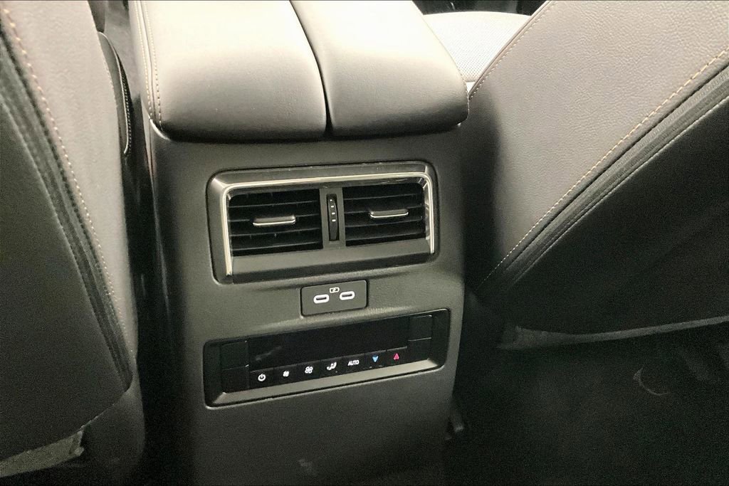 Used 2025 MAZDA CX-70 Plug-In Hybrid w/ Premium Pkg image 31