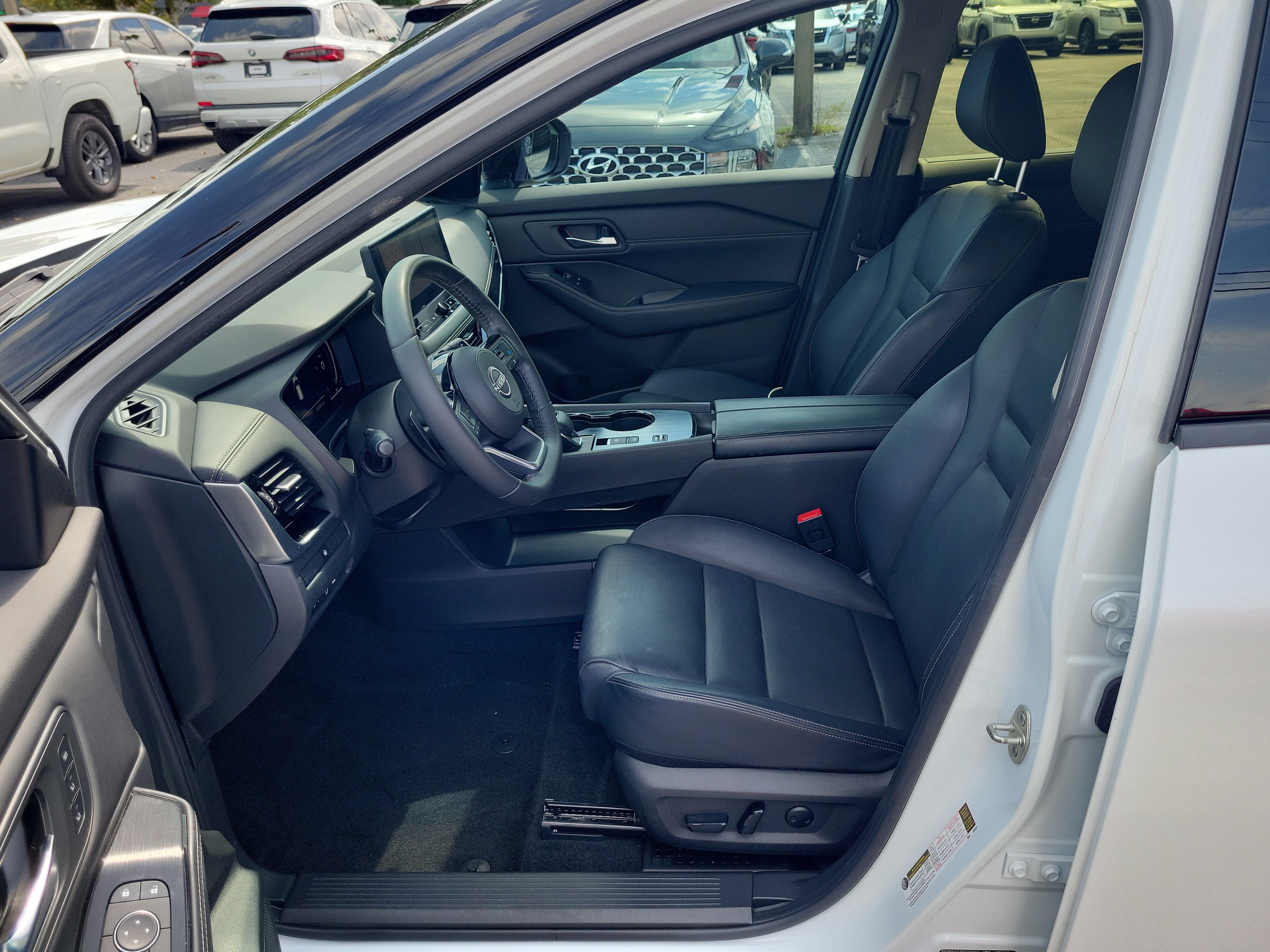 Certified 2024 Nissan Rogue SL w/ SL Premium Package FWD image 14