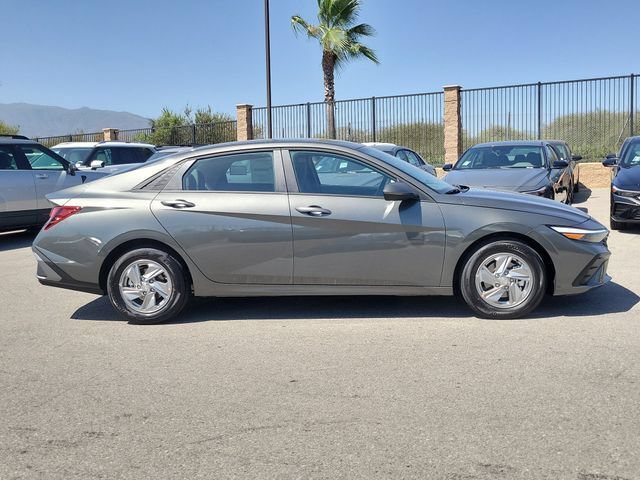New 2026 Hyundai Elantra SE FWD image 29