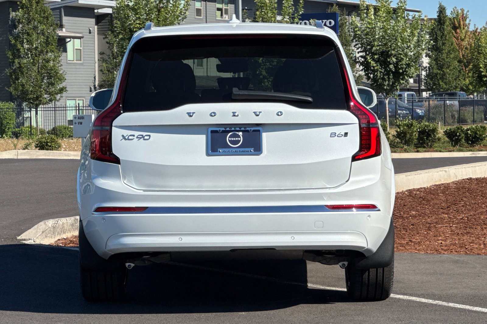 New 2026 Volvo XC90 B6 Plus w/ Protection Package Premier image 4