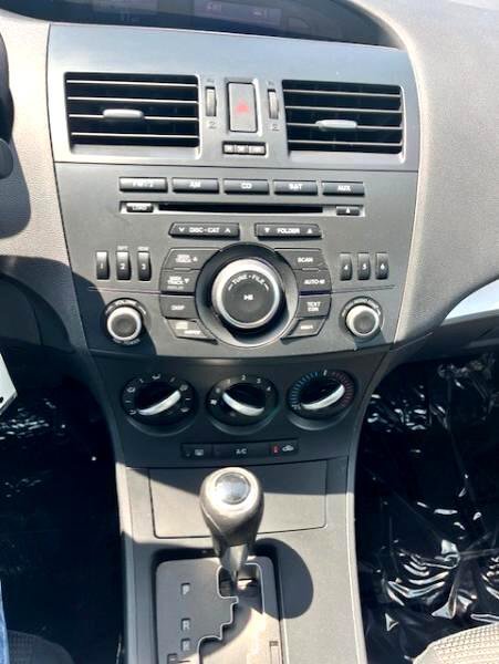 Used 2012 MAZDA MAZDA3 i Touring image 18