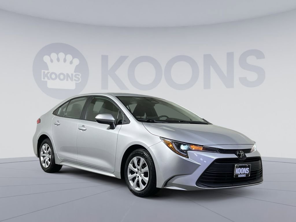 Used 2024 Toyota Corolla LE image 8