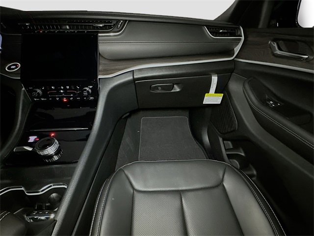 New 2025 Jeep Grand Cherokee L Limited image 26