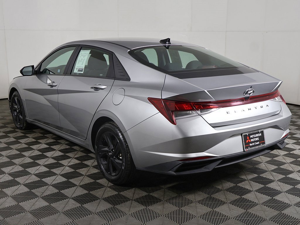 Used 2023 Hyundai Elantra SEL image 8