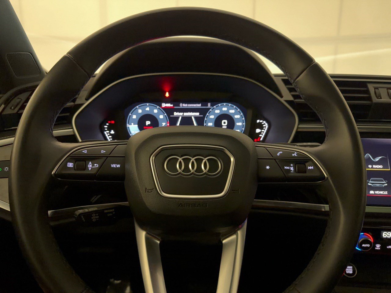 Certified 2025 Audi Q3 2.0T Premium w/ Convenience Package AWD/4WD image 10