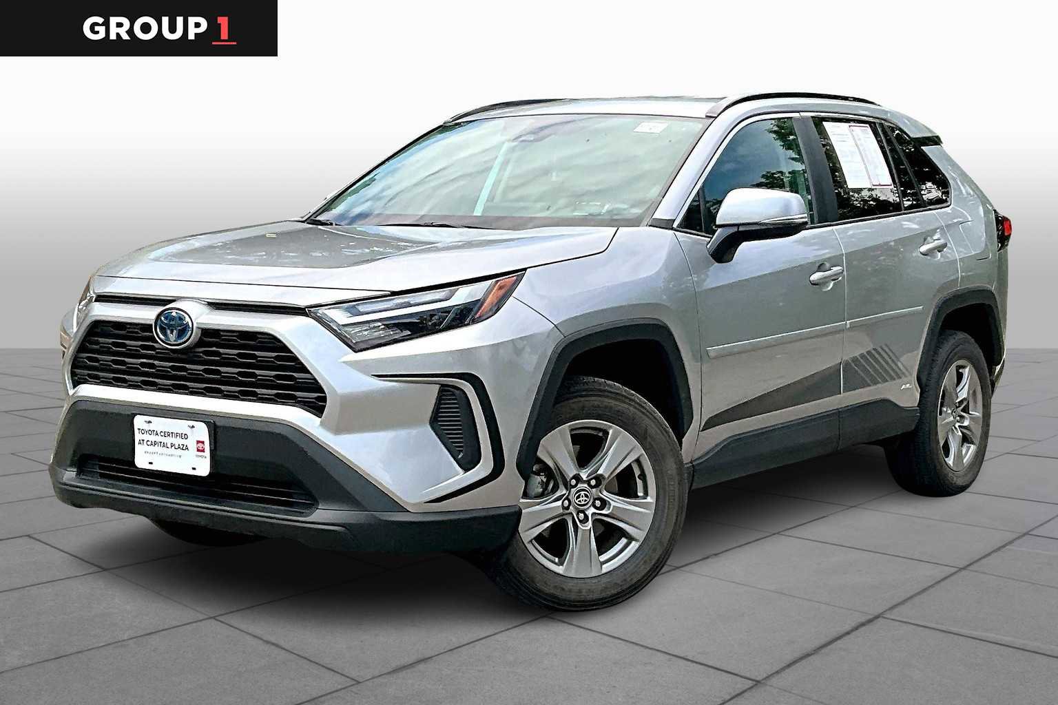 Used 2022 Toyota RAV4 XLE AWD/4WD image 1