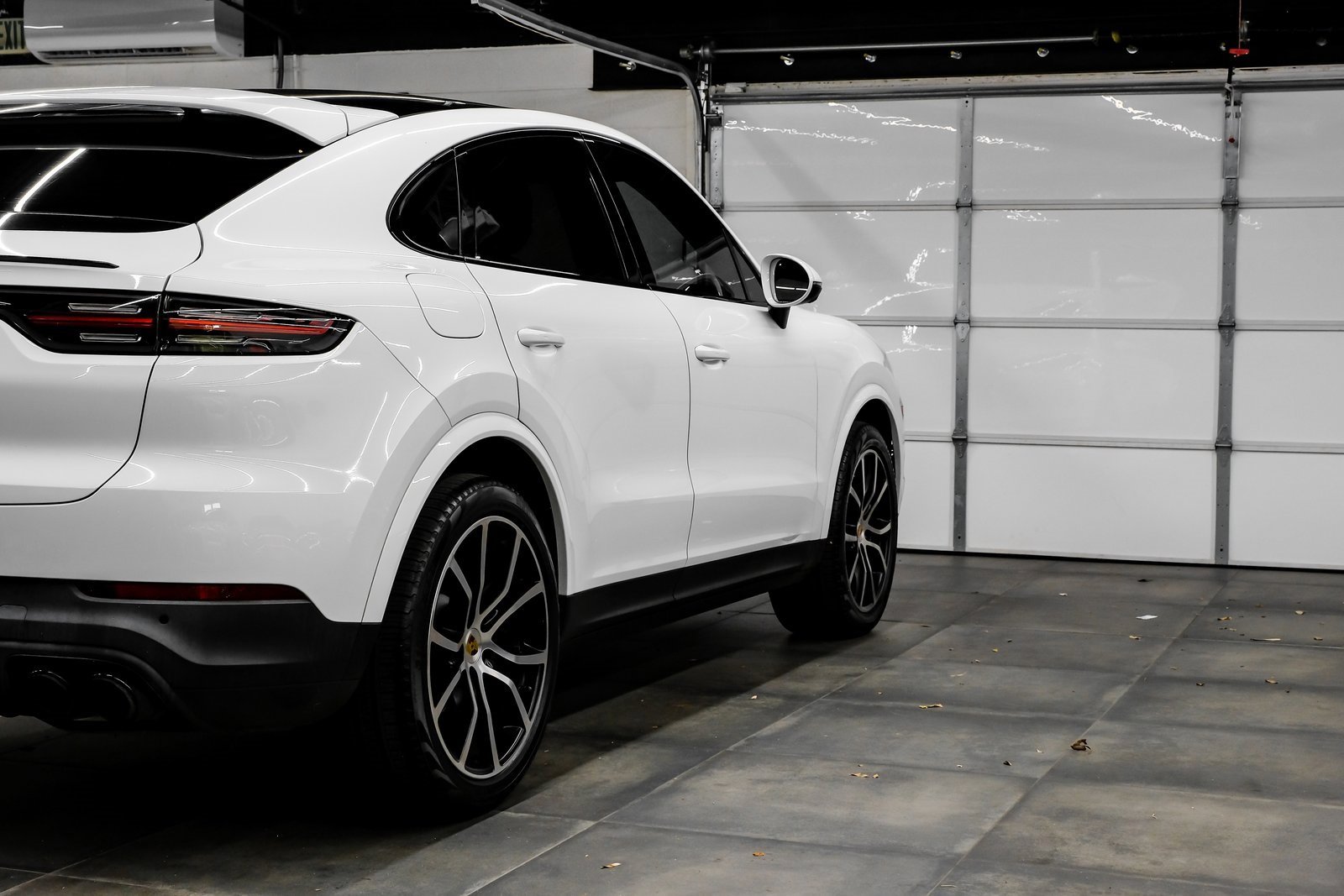 Used 2023 Porsche Cayenne Coupe image 16