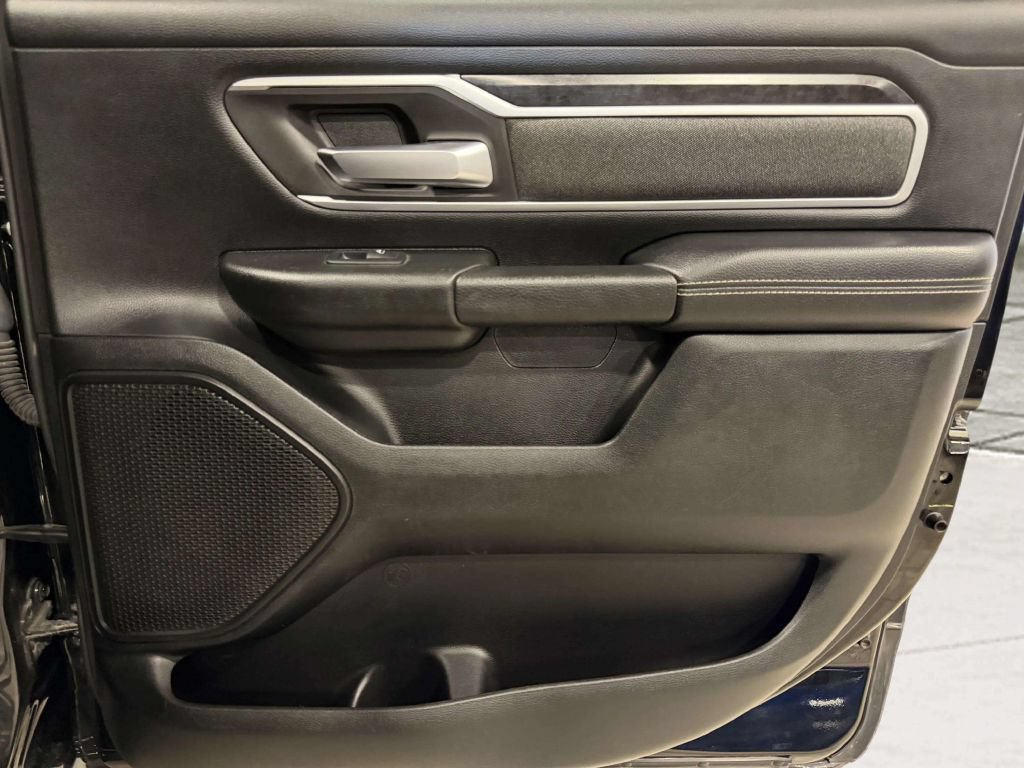 Used 2019 RAM 1500 4x4 Crew Cab Big Horn image 36
