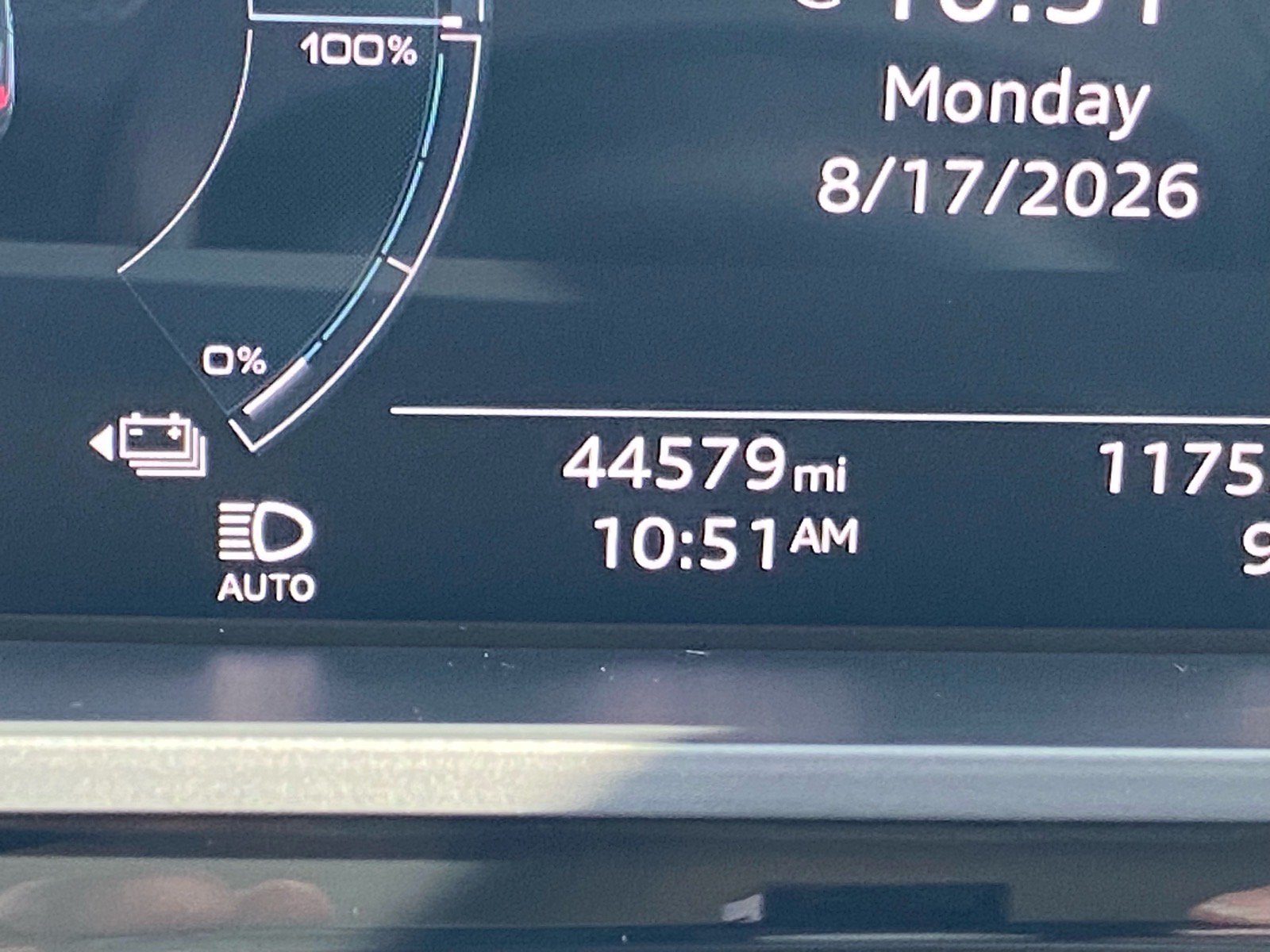 Used 2024 Audi Q8 e-tron Premium Plus w/ Premium Plus Package AWD/4WD image 15