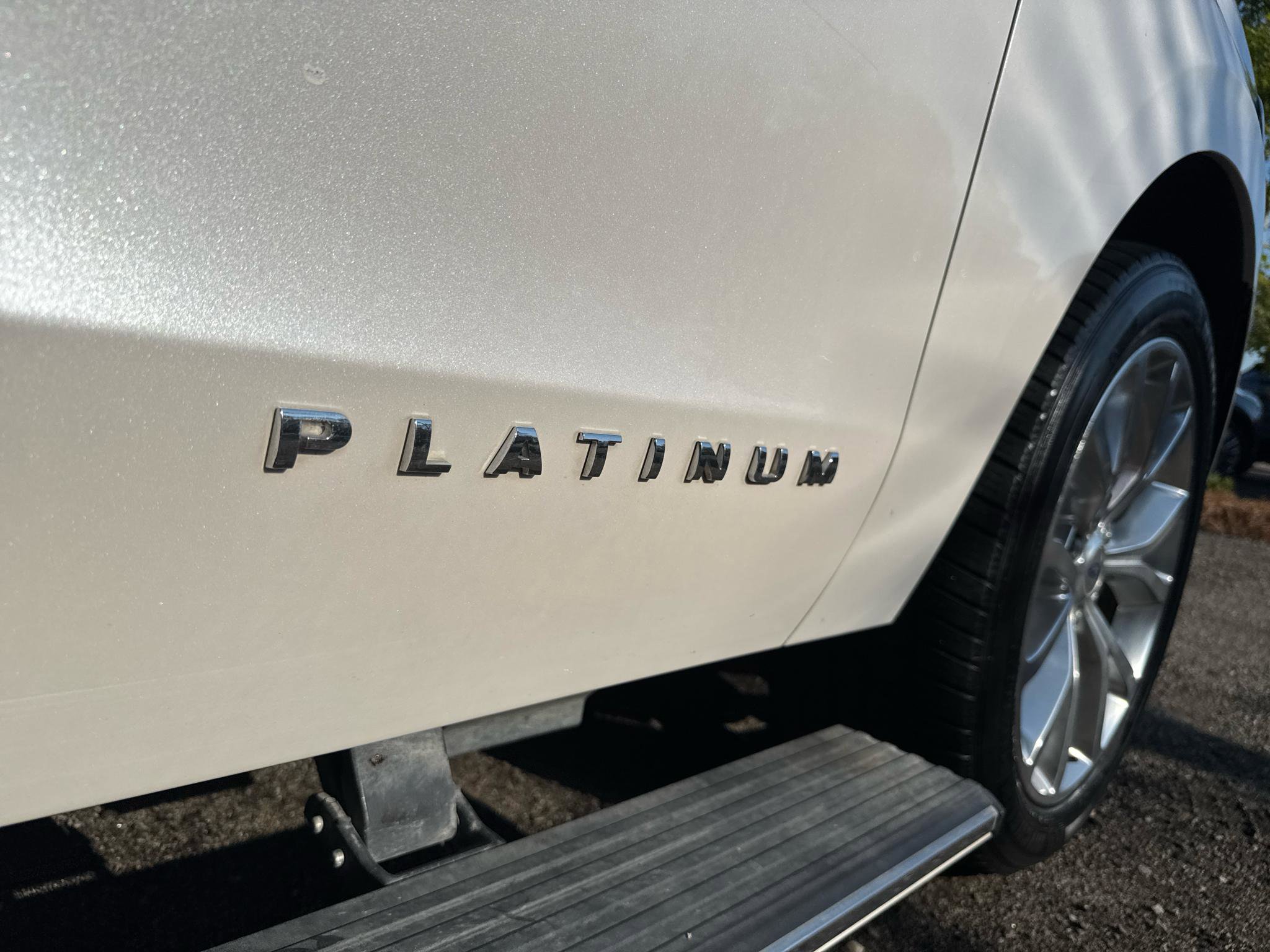 Used 2018 Ford Expedition Platinum AWD/4WD image 23