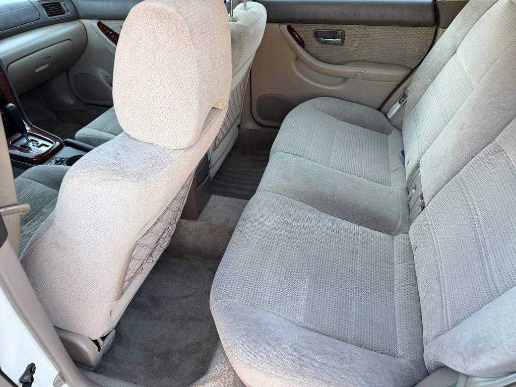 Used 2004 Subaru Outback Wagon image 11