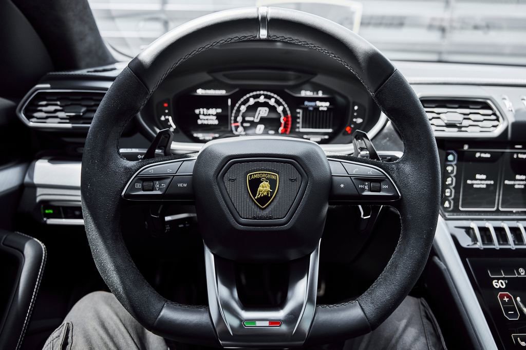 Used 2022 Lamborghini Urus AWD/4WD image 54