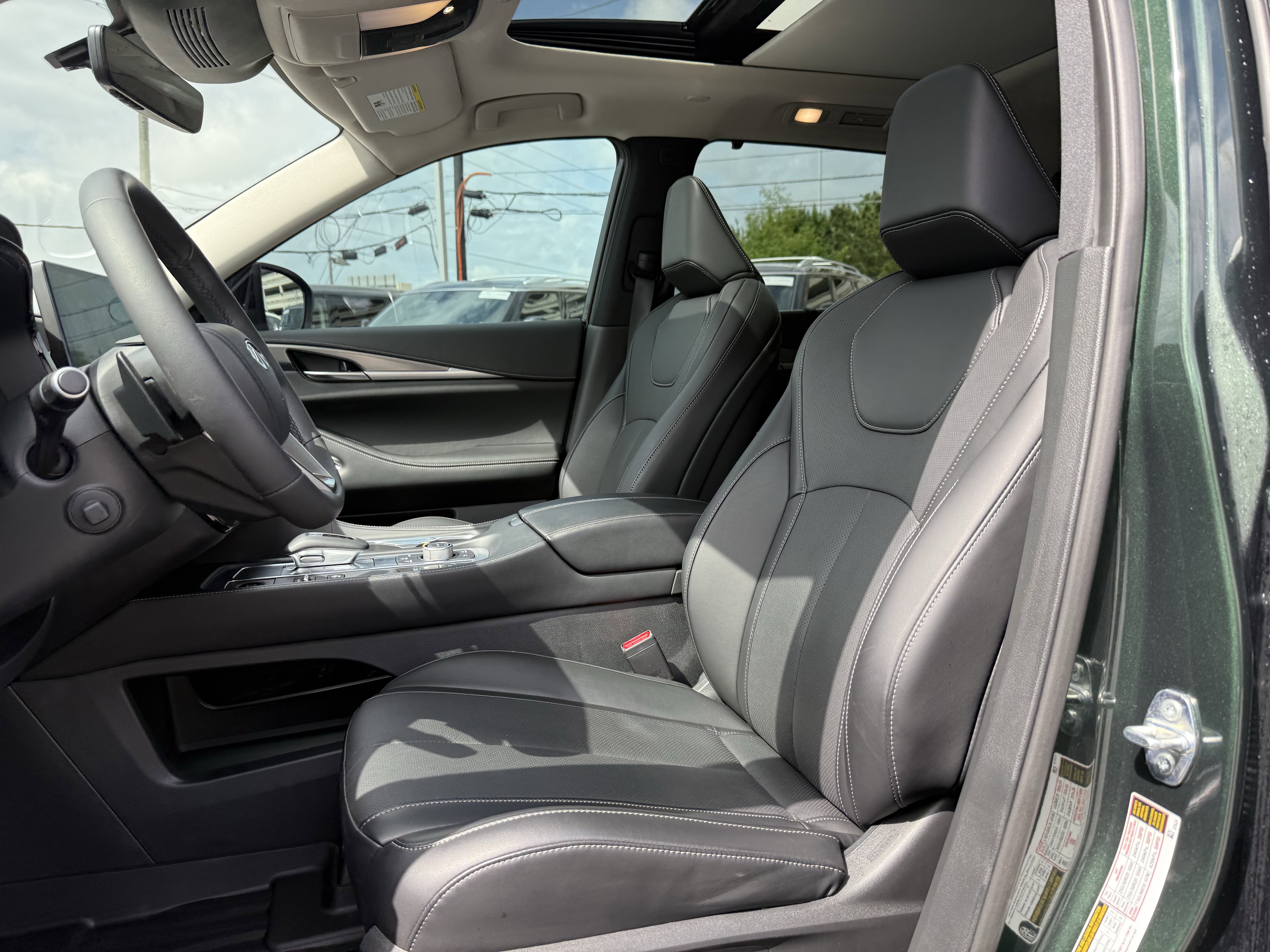 Certified 2026 INFINITI QX60 Luxe w/ Cargo Package FWD image 13