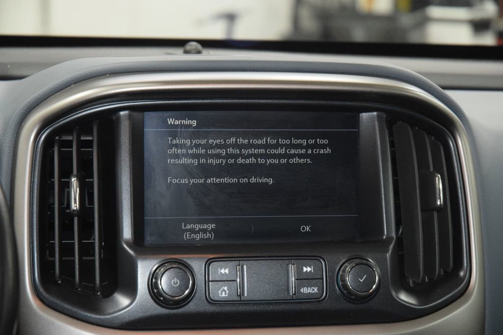 Used 2021 Chevrolet Colorado Z71 w/ Safety Package AWD/4WD image 34