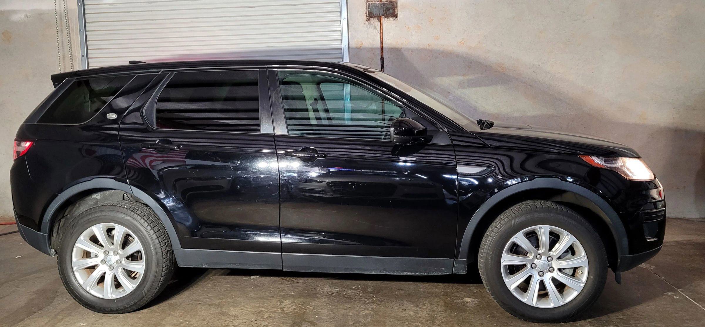 Used 2017 Land Rover Discovery Sport SE image 7